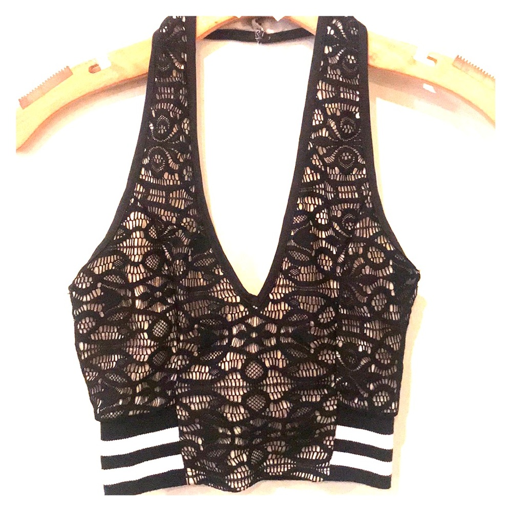 Black halter crop top 😍 4 Tops for $20 BUNDLE & SAVE